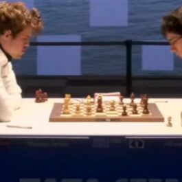 Carlsen, Magnus 1-0 Firouzja, Alireza  Tata Steel Masters 1.1 – 16 janvier 2021 – Wijk aan Zee NED