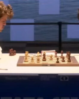 Carlsen, Magnus 1-0 Firouzja, Alireza  Tata Steel Masters 1.1 – 16 janvier 2021 – Wijk aan Zee NED